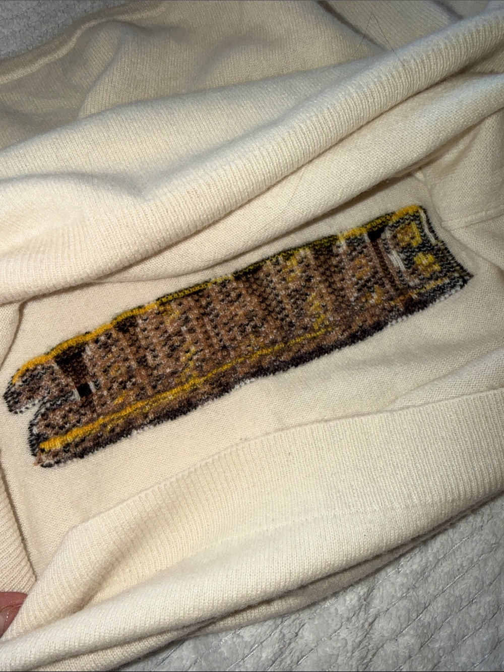 KULE Cream Crewneck Sweater with Yellow BANANAS Graphic - Picture 9 of 11